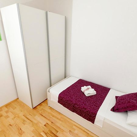 Apartments Sara & Nina Omiš Dış mekan fotoğraf