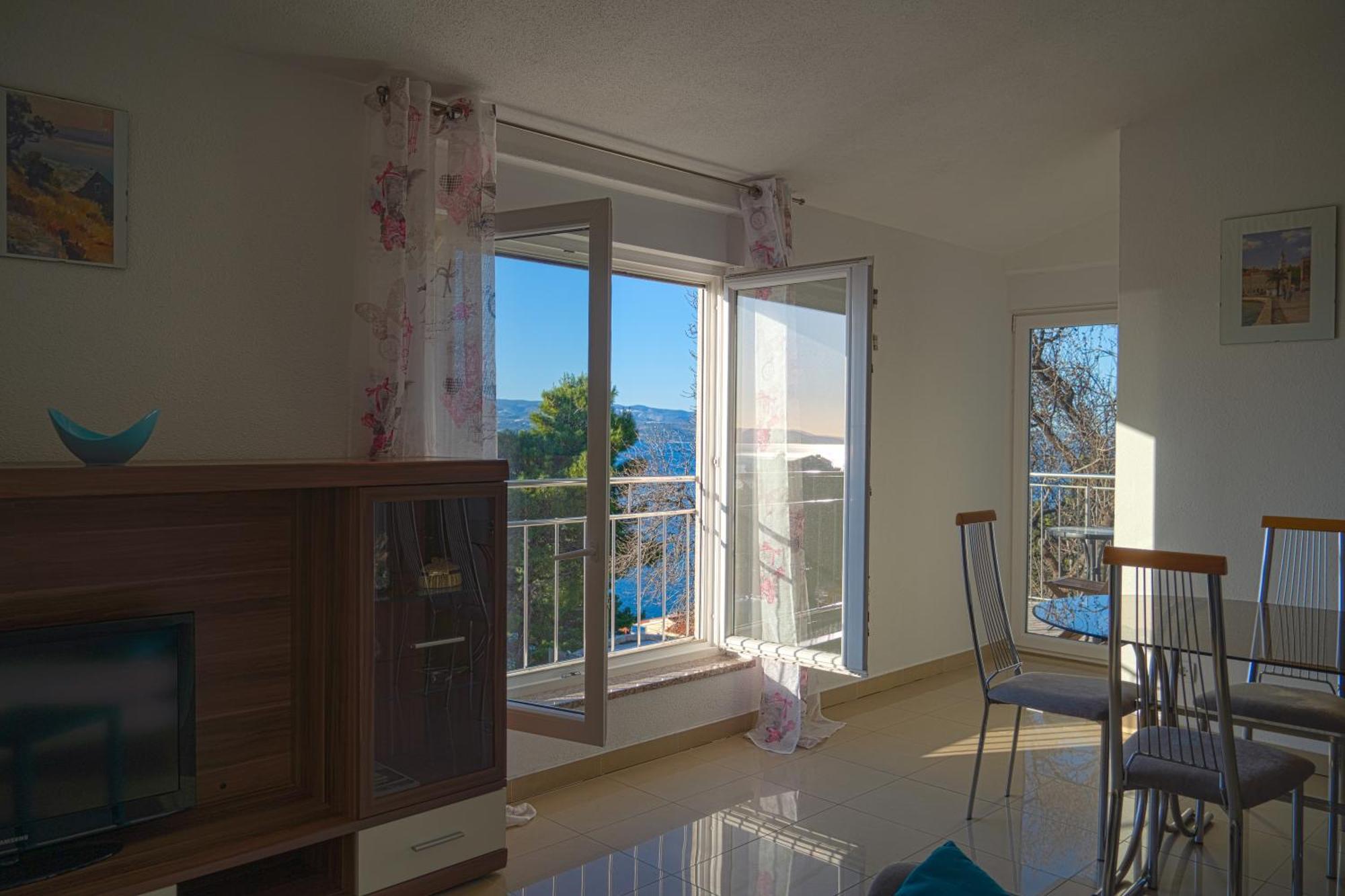 Apartments Sara & Nina Omiš Dış mekan fotoğraf