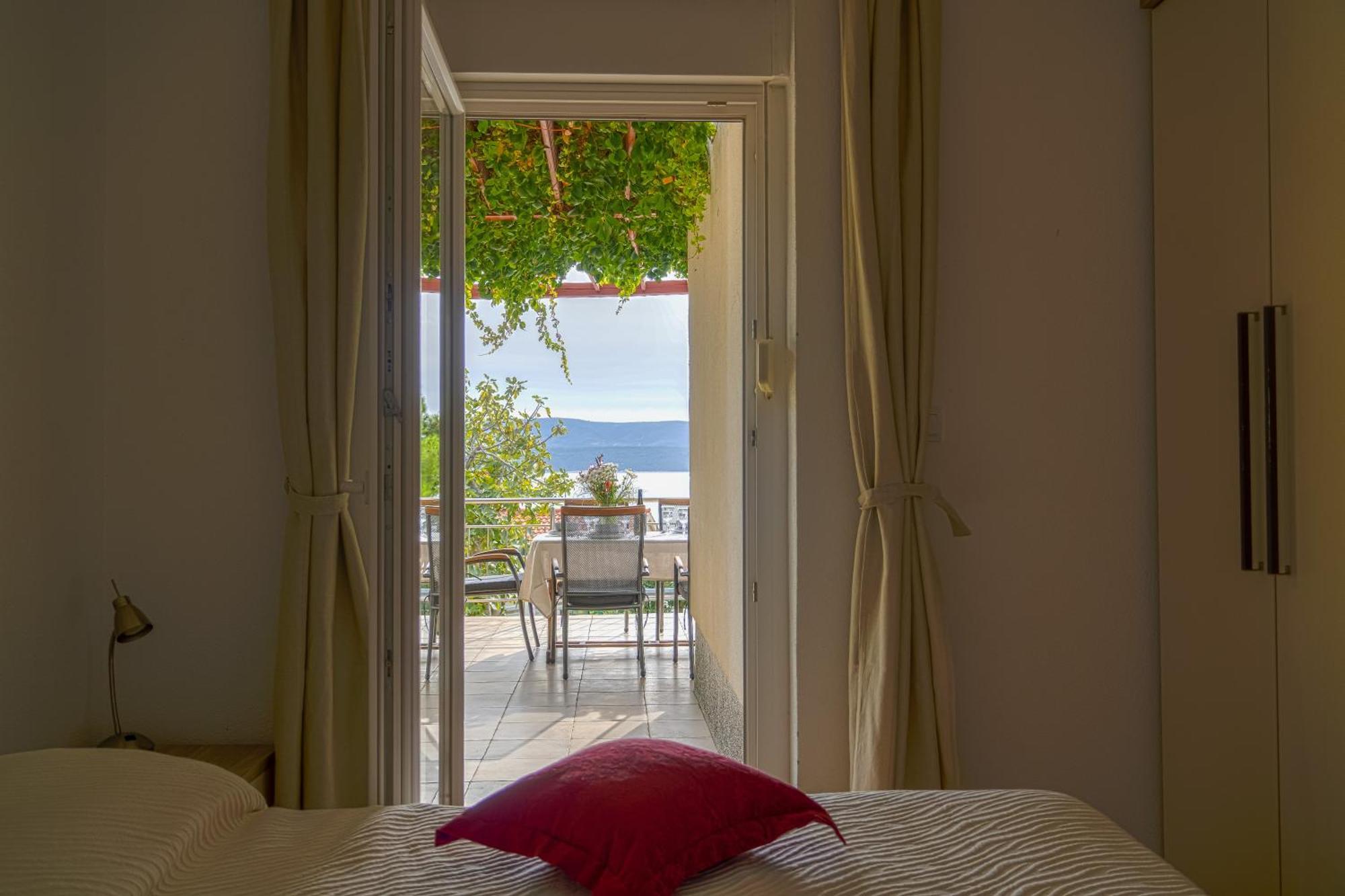 Apartments Sara & Nina Omiš Dış mekan fotoğraf