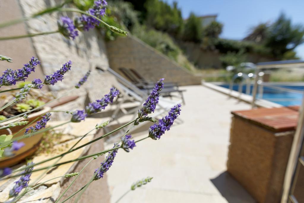 Apartments Sara & Nina Omiš Dış mekan fotoğraf